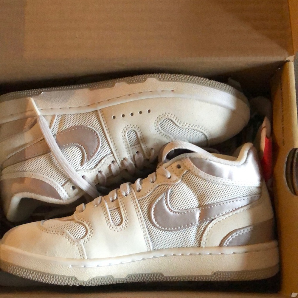 Nike Attack SP sz 5.5 brand new Dead stock in the box